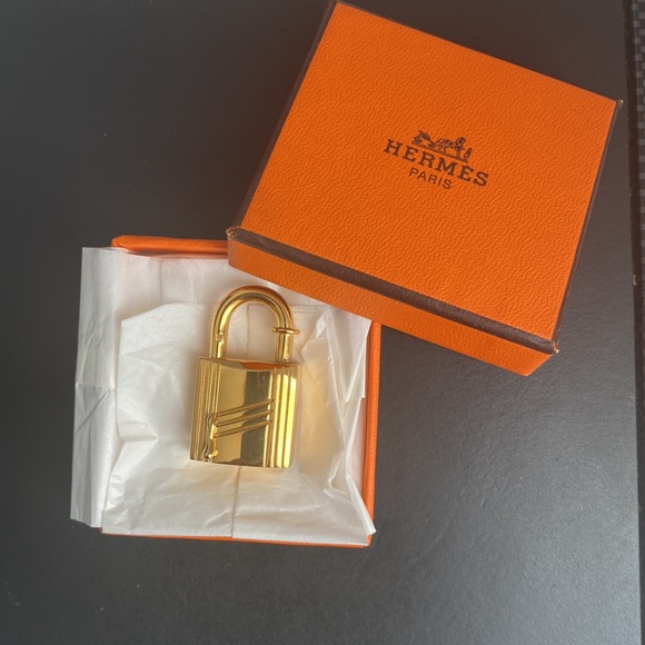 Vintage HERMEZ Cadena Lock Bag Charm 1998 Anne Arbre NWOT - Picture 6 of 10